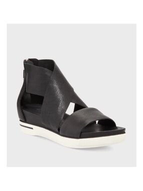 Eileen Fisher Sport Wide-Strap Leather
Sandals Black 10 Women’s